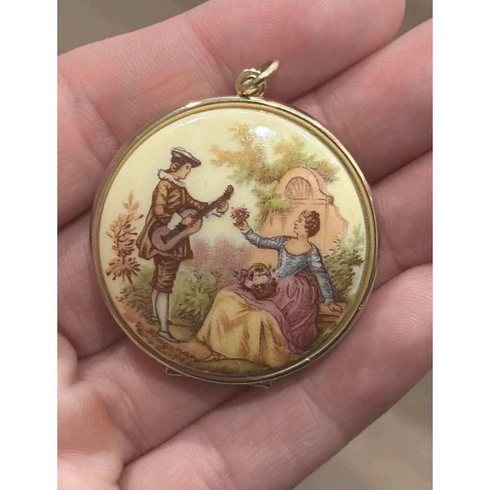 Vintage Photo Locket Pendant Gold Tone Round Large Fragonard Courting Couple